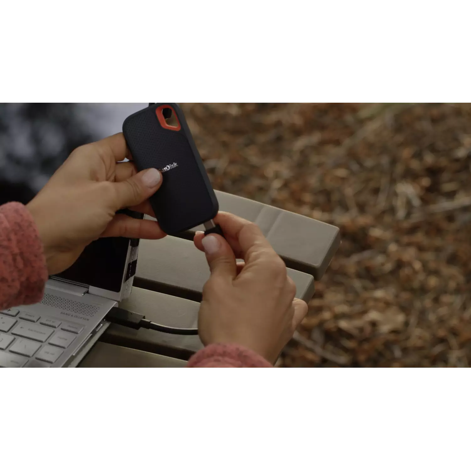 SanDisk 1TB Extreme Portable SSD - 1050MB/s Read, 1000MB/s Write, USB-C, IP65 Water & Dust Resistant, Black - 4