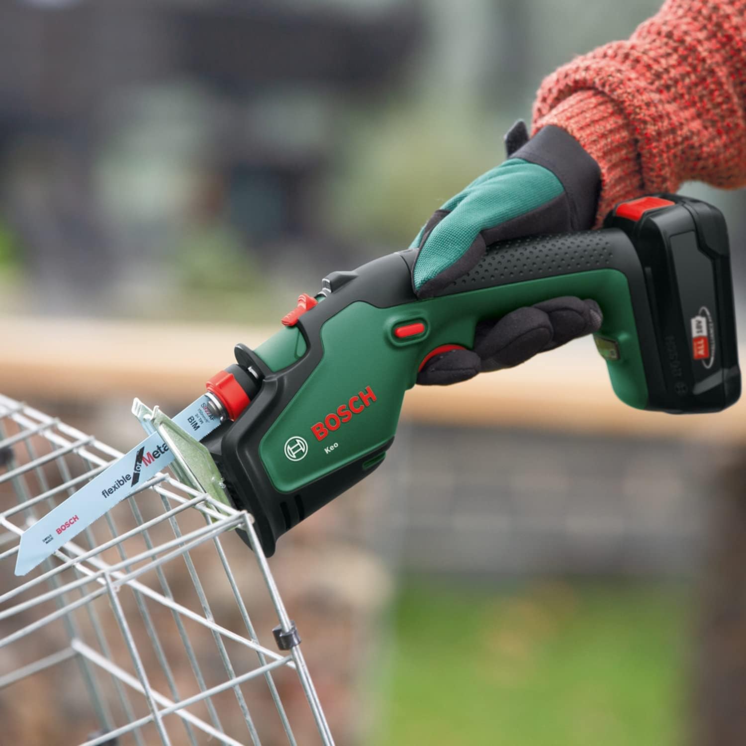 Bosch Home and Garden Cordless Garden Saw Keo - 1 Battery 2.0 Ah, 18 Volt System, Cutting Diameter 80 mm - 6