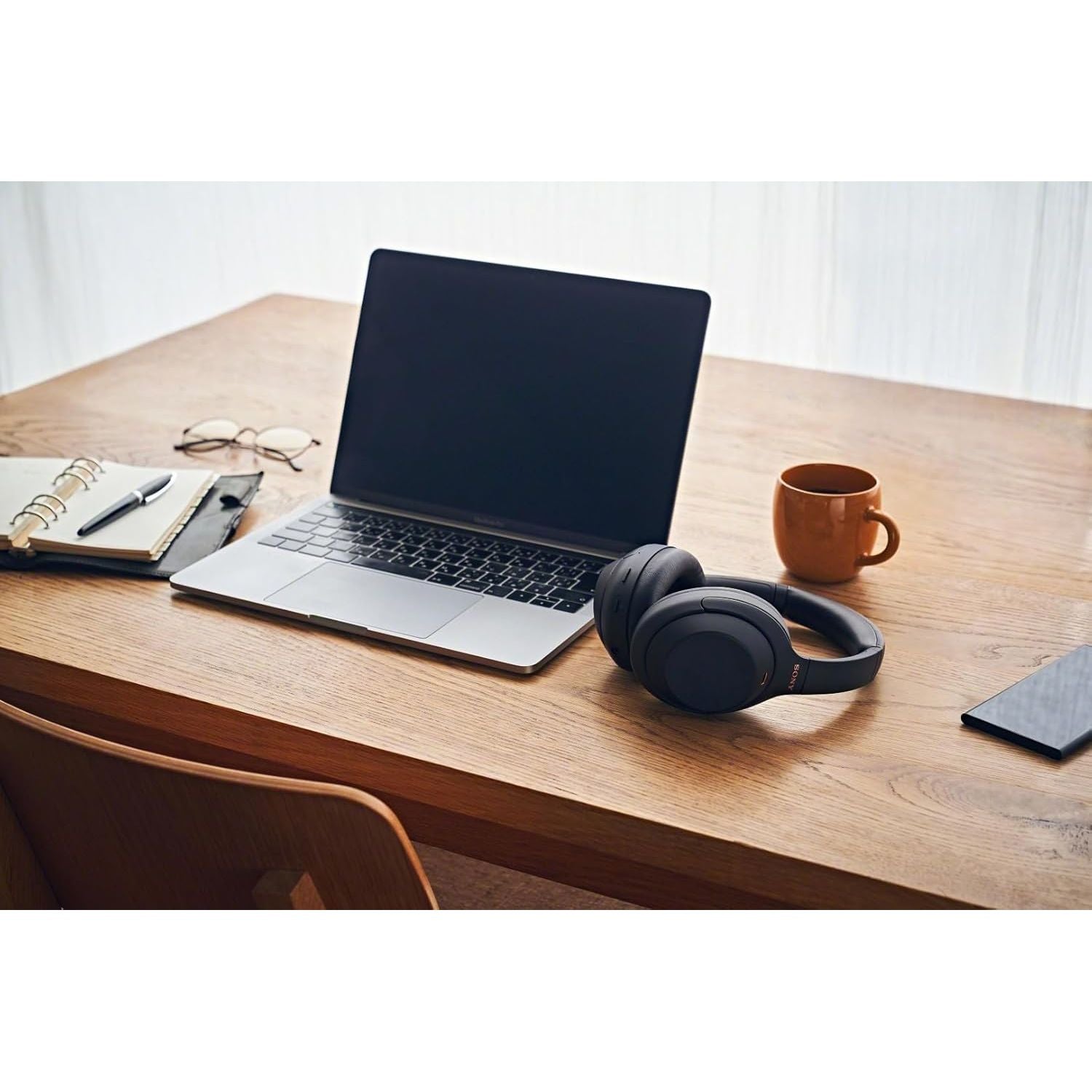 Sony WH-1000XM4 Noise Cancelling Wireless Headphones - 30 hours battery life - Over Ear style - Optimised for Alexa and the Google Assistant - with built-in mic for phone calls - Black - 8