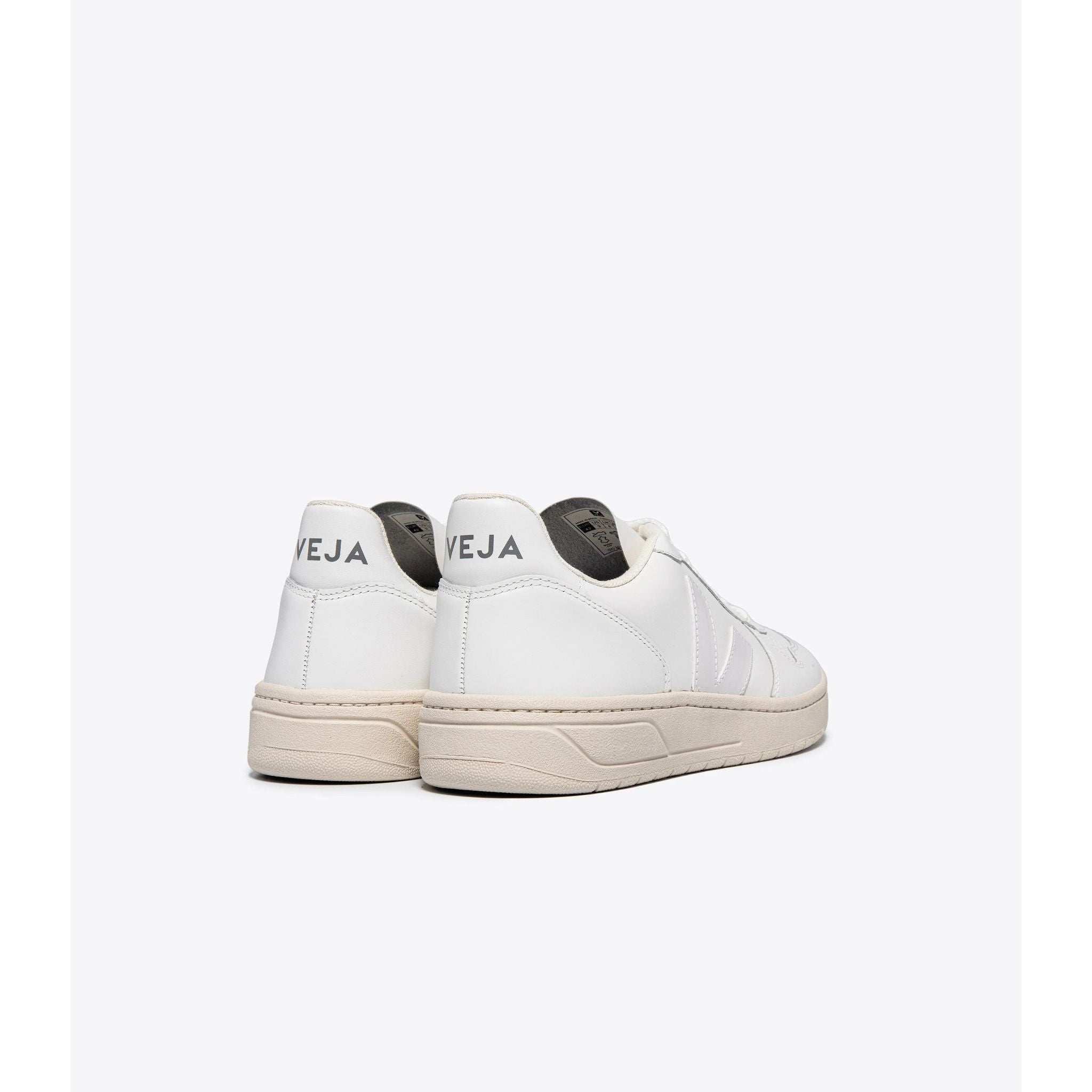 6526b682e719a624d41b5e41_veja-sneakers-v-10-leather-white-vx0201270-3_1764104625600.jpg