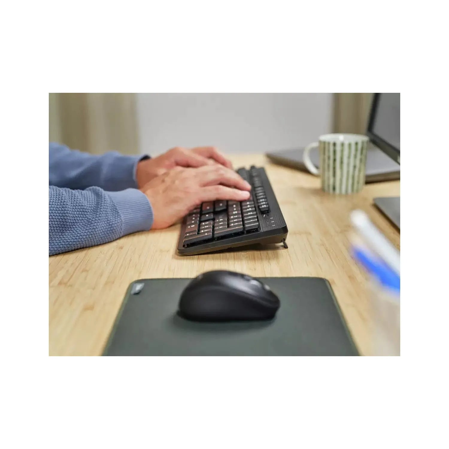 Buy Trust,Trust ODY II Wireless Keyboard and Mouse Deskset - Gadcet | UK | London | Scotland | Wales| Near Me | Cheap | Pay In 3 | Keyboard & Mouse