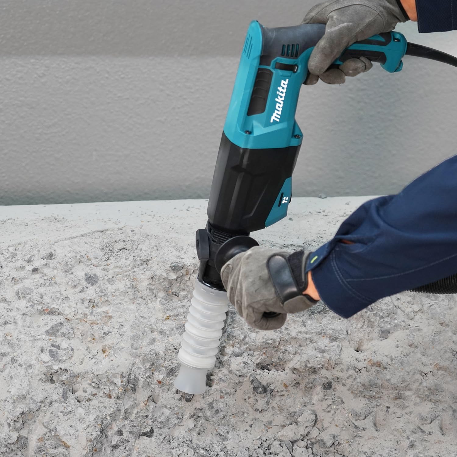 Makita HR2670/2 Professional 240V SDS-Plus 26mm Rotary Hammer – 3-Mode Versatility & Industrial Durability
