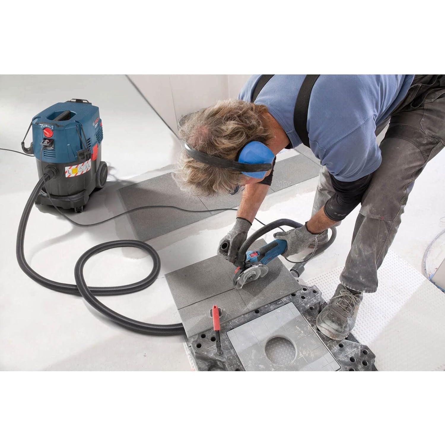 Buy Bosch Professional,Bosch Professional Wet/Dry Dust Extractor GAS 35 L SFC – 230V, Includes Floor Nozzle Set, Crevice Nozzle, 3x 0.35m Extraction Pipes - Gadcet UK | UK | London | Scotland | Wales| Near Me | Cheap | Pay In 3 | Vaccum Cleaner