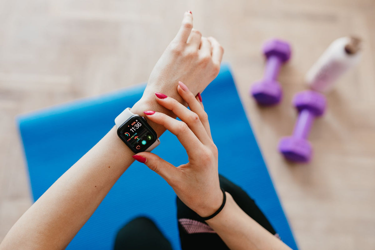 Apple Watch Refurbished vs New: Smart Savings Guide 2026