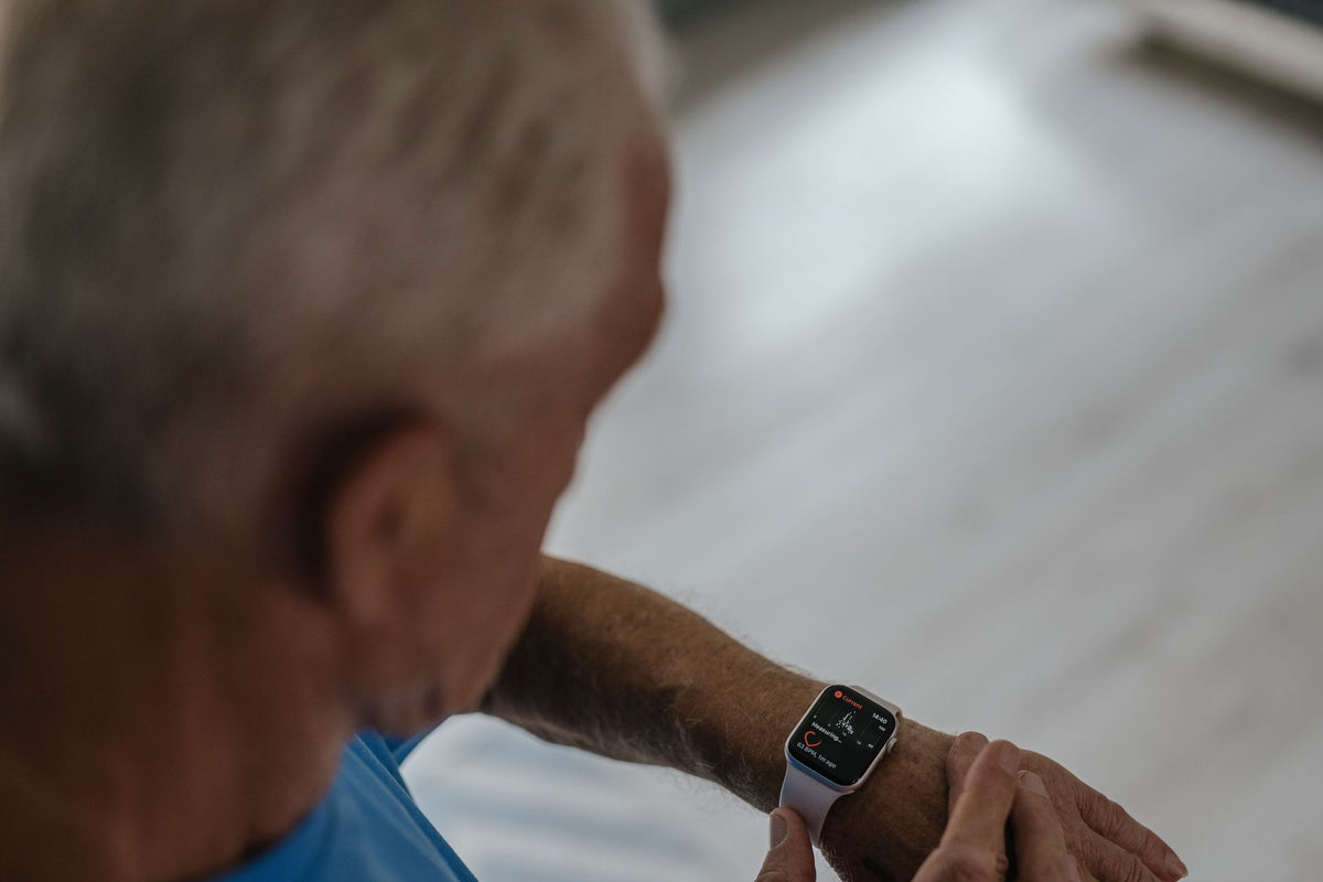 How to Fix Common Smartwatch Problems: UK Guide 2026