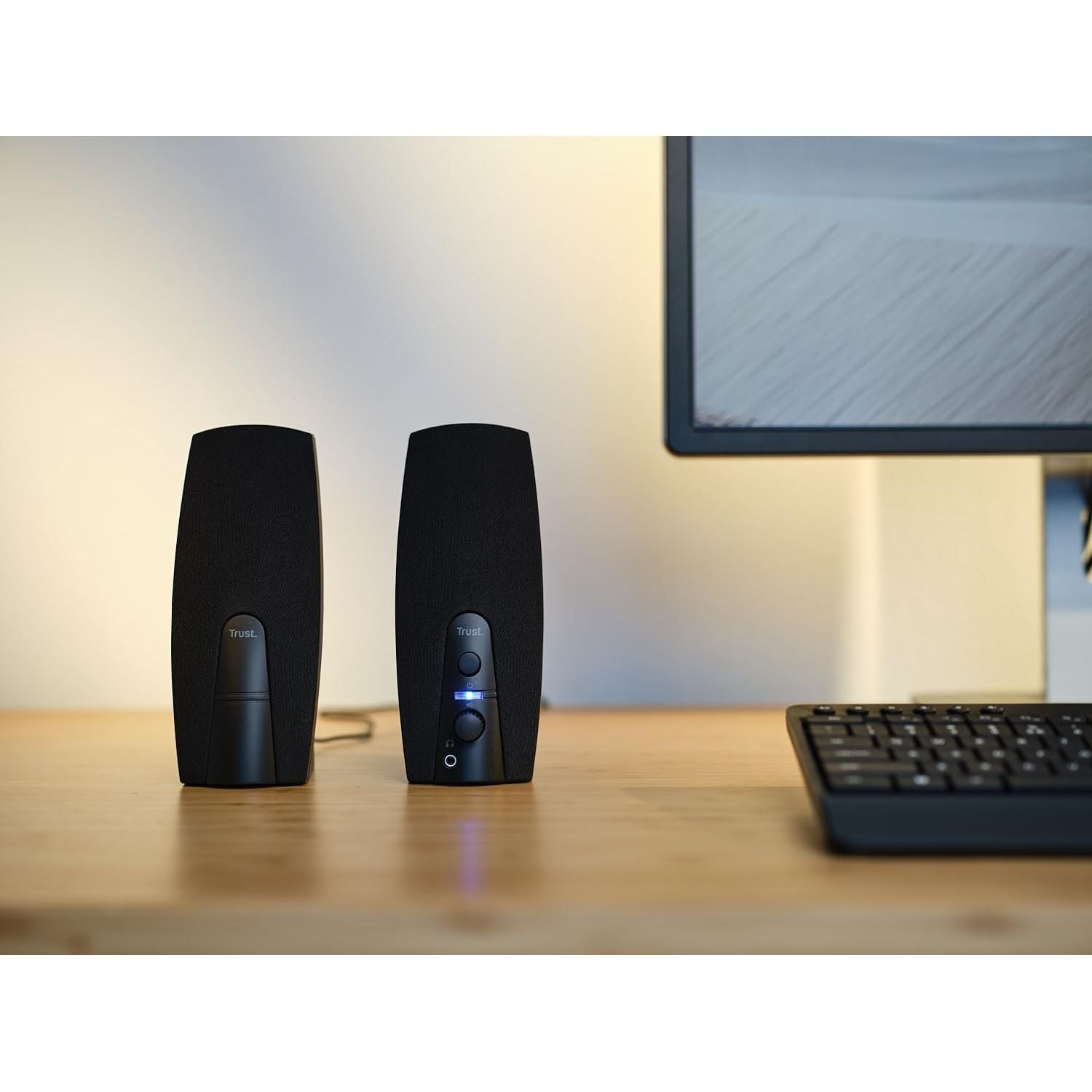 Buy Trust,Trust Almo 2.0 PC Speaker Set – 10W Peak Power, USB Powered, 3.5mm Audio Connection, Clear Sound for PC, Laptop & Mac – Black - Gadcet UK | UK | London | Scotland | Wales| Near Me | Cheap | Pay In 3 | Speaker