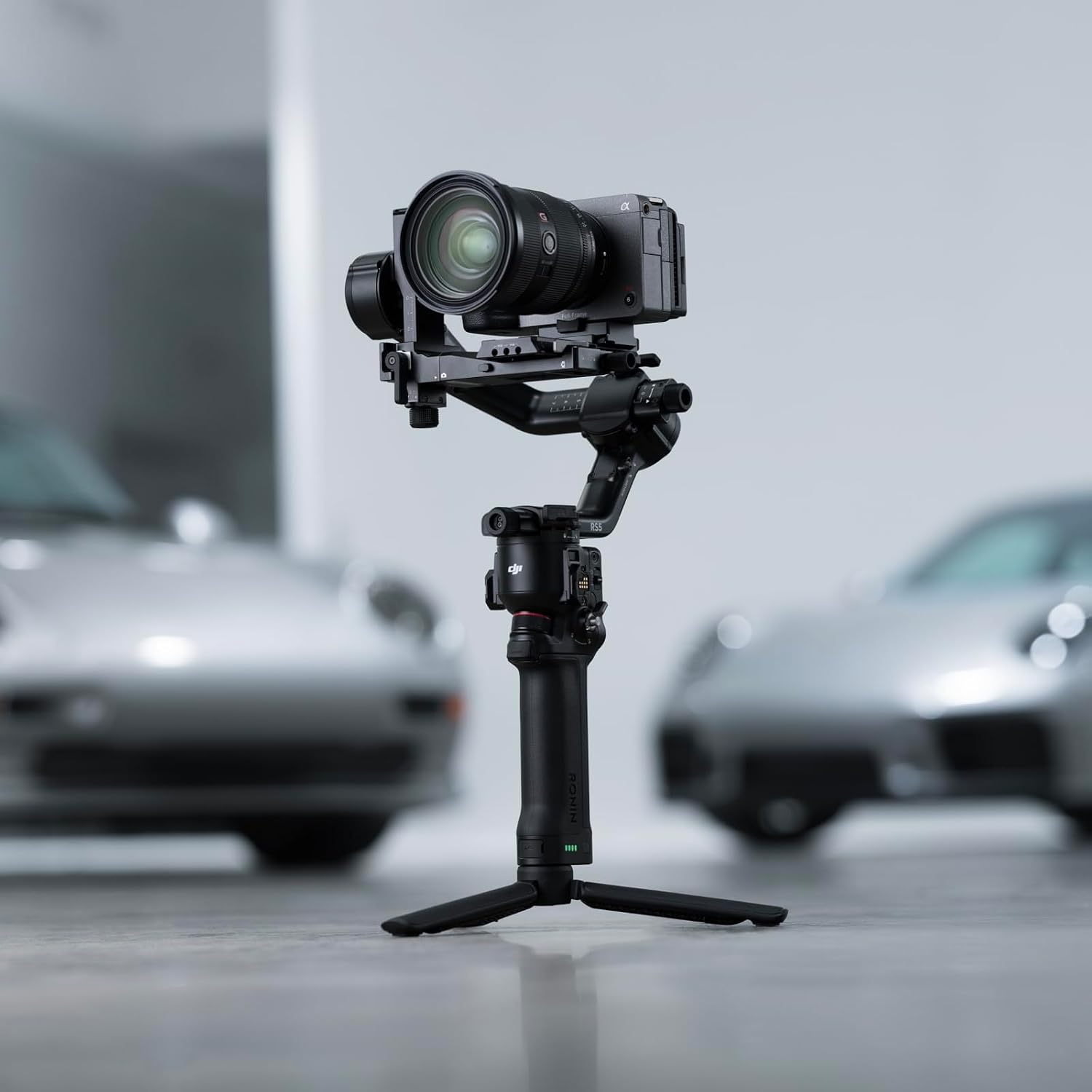 DJI RS 5 Camera Gimbal Stabilizer – Canon / Sony / Nikon / Fujifilm