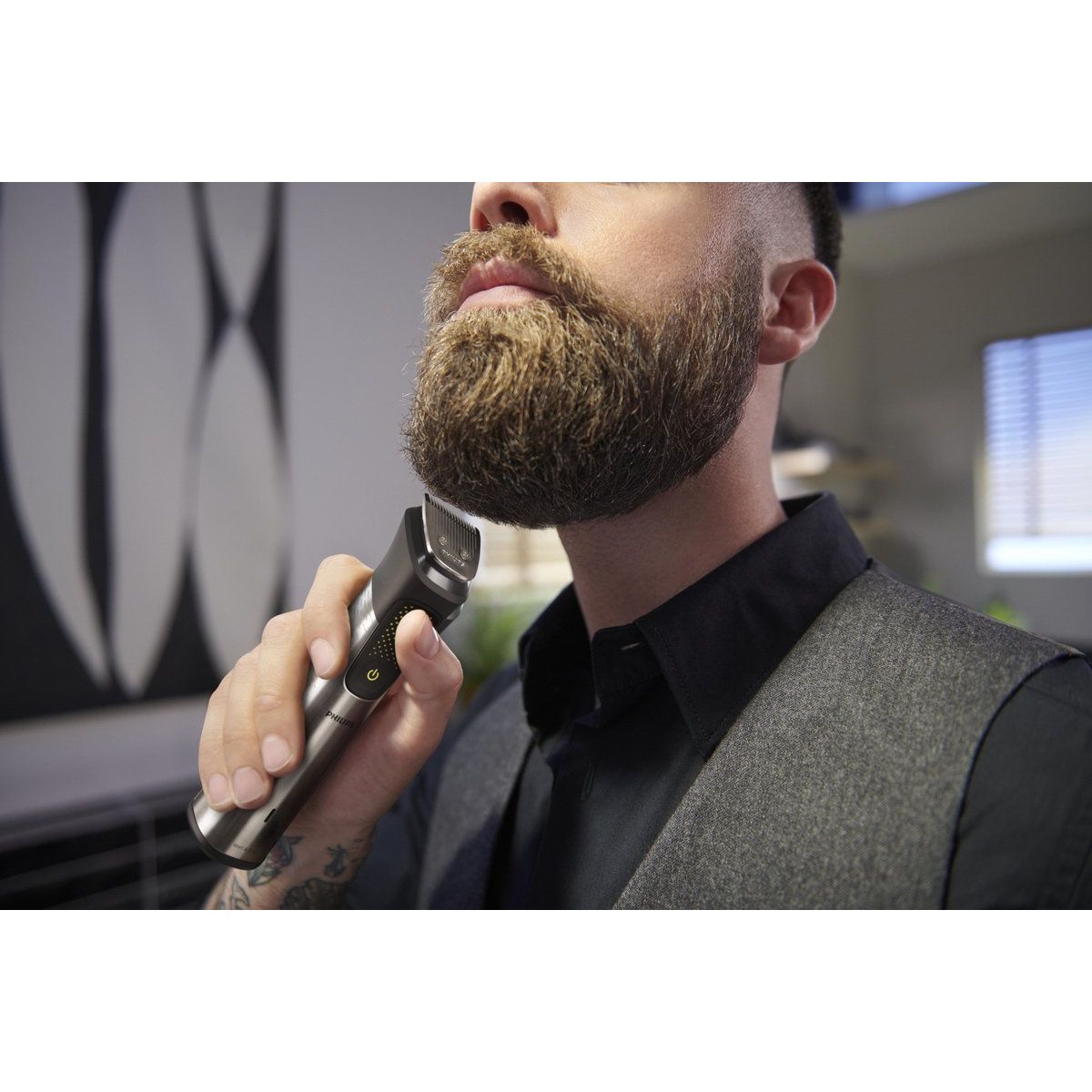 Philips Series 9000, 20-in-1 Ultimate Multi Grooming Trimmer for Face, Head, and Body MG9555/15 - 8