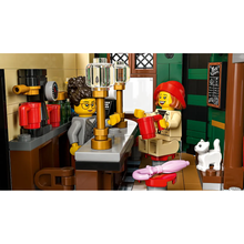 LEGO Tudor Corner [10350] - 3