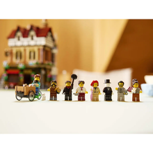 LEGO Tudor Corner [10350] - 9
