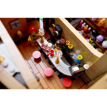 LEGO Tudor Corner [10350] - 8