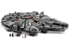 LEGO [75192] Millennium Falcon™ – Ultimate Collector’s Edition - 2