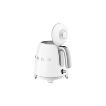 Smeg KLF05WHUK 50’s Style Retro Mini Kettle – White - 5