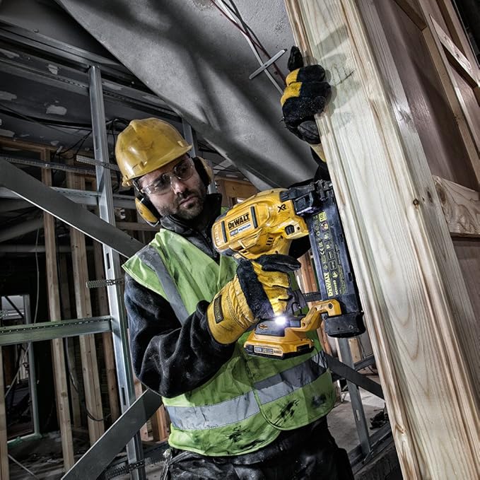 DeWalt DCN680D2 Nailer - 6