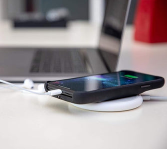 Buy Gadcet Dagenham,mophie Juice Pack Access – Slim Wireless Charging Battery Case for iPhone Xs Max - Black - Gadcet UK | UK | London | Scotland | Wales| Near Me | Cheap | Pay In 3 | Mobile Phone Accessories