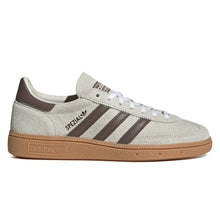 6526b682e719a624d41b5e41_adidas-originals-handball-spezial-alumina-earth-strata-gum-2-jq8903-0007-cat_1764365891474.jpg