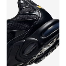 6526b682e719a624d41b5e41_air-max-plus-7-_1764016027533.png