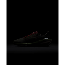 6526b682e719a624d41b5e41_air-zoom-pegasus-41-gs-11-_1764019433705.png