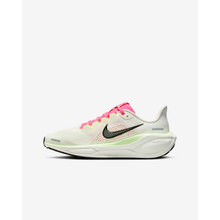 6526b682e719a624d41b5e41_air-zoom-pegasus-41-gs-_1764019433705.png