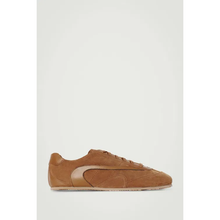 6526b682e719a624d41b5e41_cos-minimal-sede-trainers_1763413384362.png