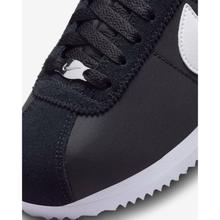 6526b682e719a624d41b5e41_nike-cortez-6-_1764015646037.png