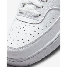 6526b682e719a624d41b5e41_nike-court-vision-mid-nn-6-_1764017726106.png
