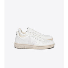6526b682e719a624d41b5e41_veja-sneakers-v-10-leather-white-vx0201270-1_1764104625603.jpg