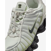 6526b682e719a624d41b5e41_wmns-nike-shox-tl-6-_1764018152599.png