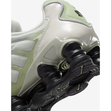 6526b682e719a624d41b5e41_wmns-nike-shox-tl-7-_1764018152599.png