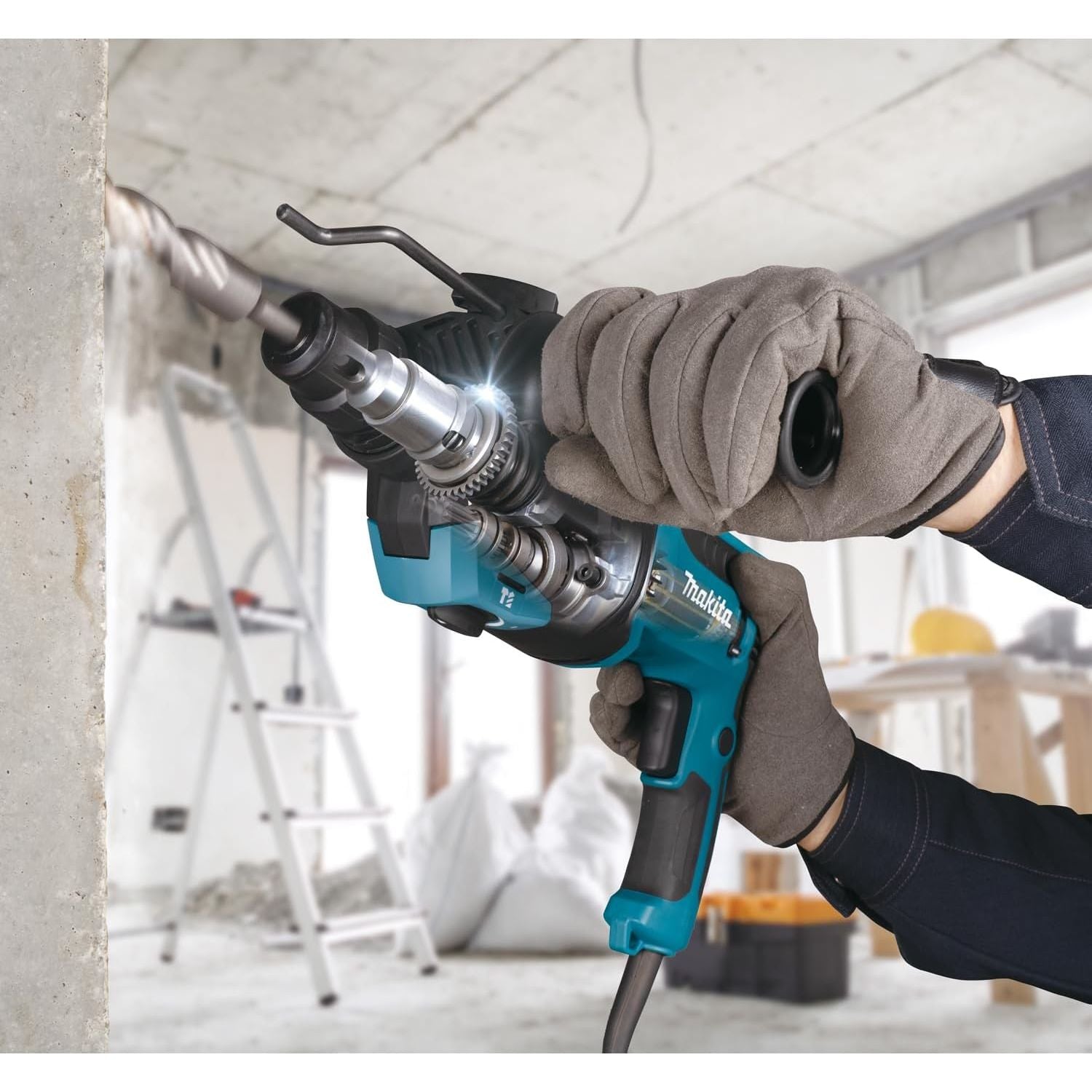 Makita HR2670/2 Professional 240V SDS-Plus 26mm Rotary Hammer – 3-Mode Versatility & Industrial Durability