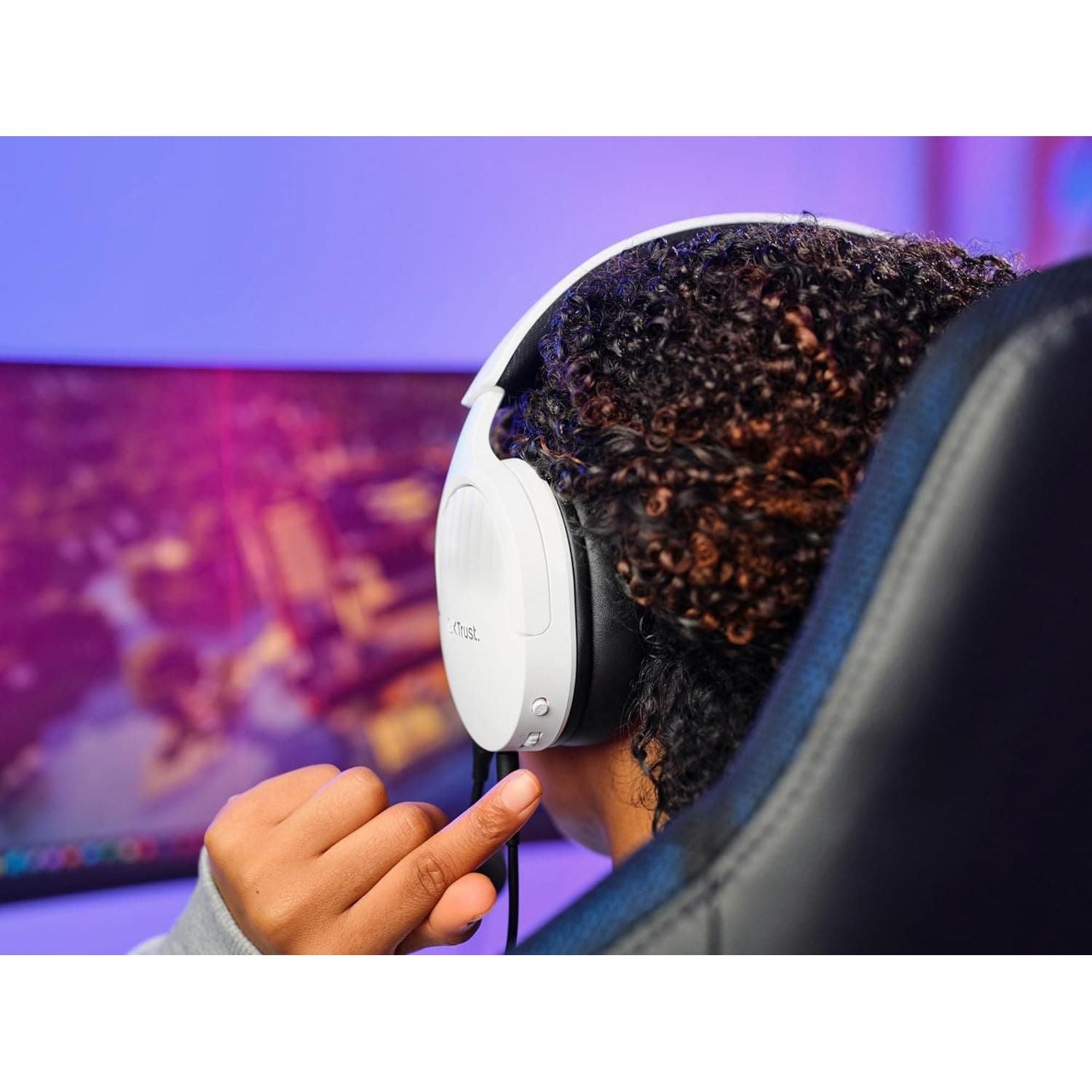 Buy Trust,Trust Gaming GXT 489 Fayzo Gaming Headset for PC, PS5, PS4, Xbox Series X|S, Switch, Mobile, 3.5 mm Jack, 35% Recycled Plastics, Over-Ear Wired Headphones with Noise Cancelling Microphone - White - Gadcet UK | UK | London | Scotland | Wales| Near Me | Cheap | Pay In 3 | Headphones & Headsets