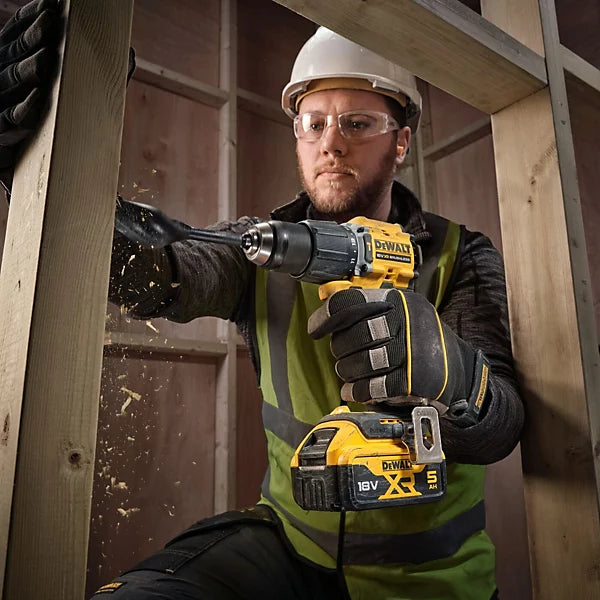 DeWalt 18V Li-ion XR Brushless Cordless Combi drill (1 x 5Ah) - DCD789P1T-GB