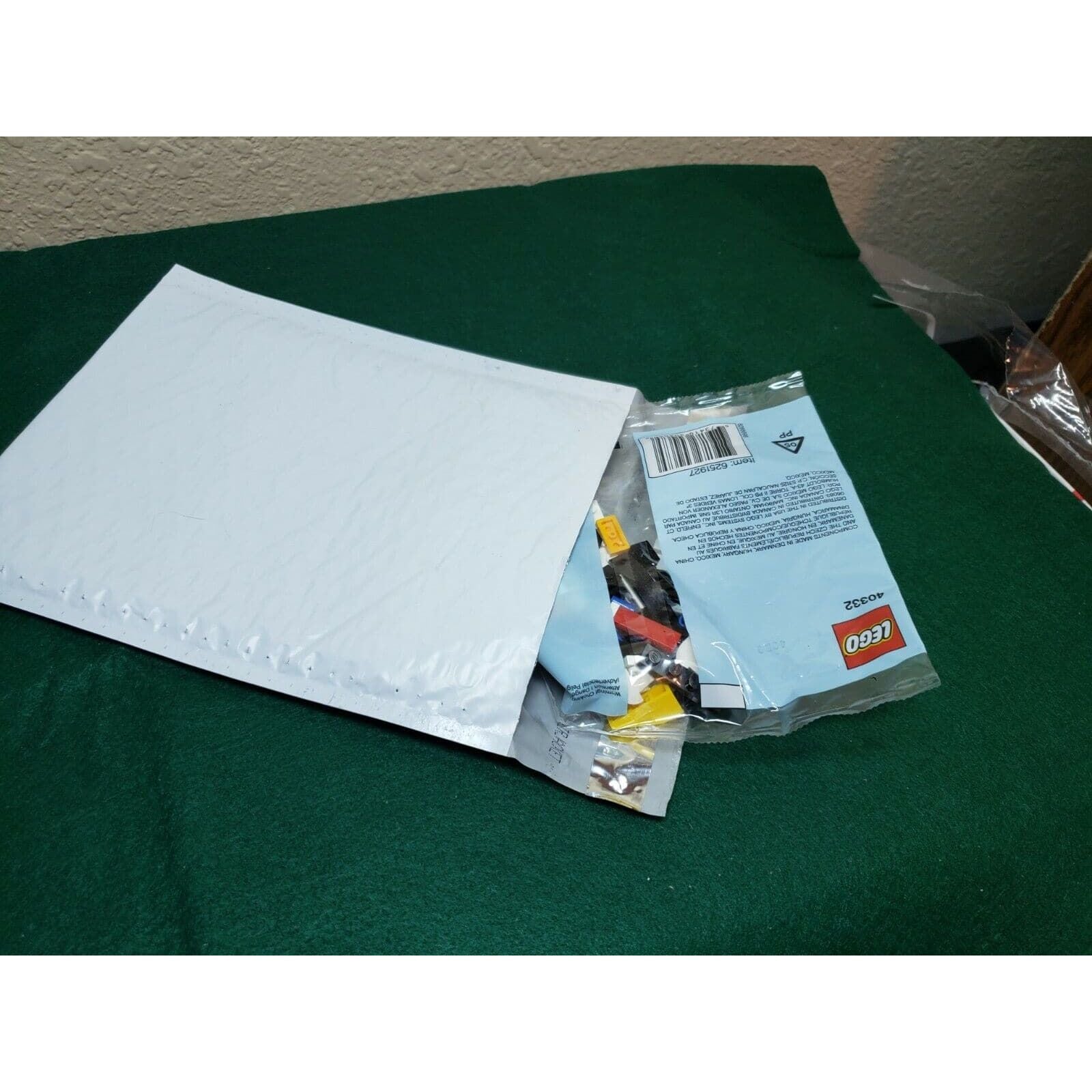 Buy LEGO,LEGO Promotional: Penguin - 40332 - Gadcet UK | UK | London | Scotland | Wales| Ireland | Near Me | Cheap | Pay In 3 | Games