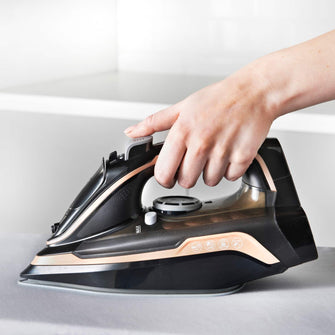 Blaupunkt Free Glide Cordless Iron 2600W Cordless Iron - Gadcet.com