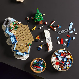 LEGO Santa Claus's La Vesita 10293, Multicolor - 6