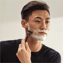 Gillette Fusion5 Men's Razor + 11 Razor Blade Refills with Precision Trimmer, 5 Anti-Friction Razor Blades - 5